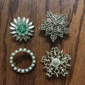 Set of four vintage looking gold pins